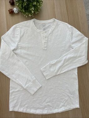 GAP Men’s White Long Sleeve Henley Shirt